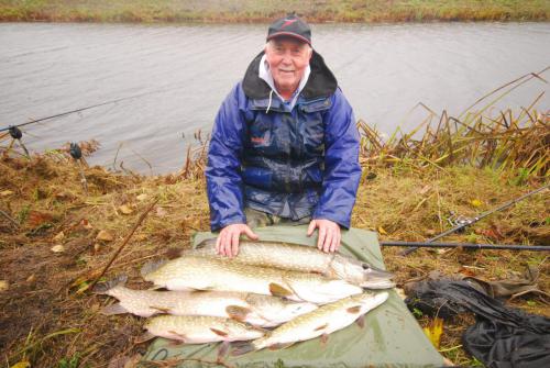 2015 Pike Final Chris Wade with the five Pike caught in the first 90 minutes of the match on the way to winning this years Final, photo by permission of Angling Times