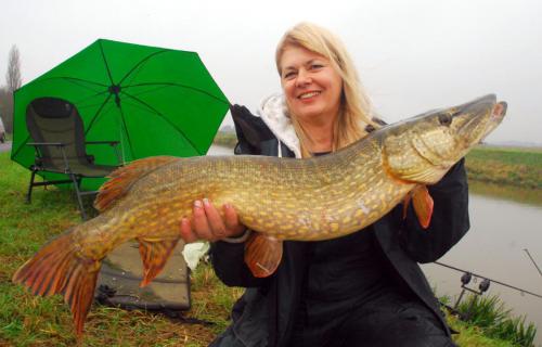 2014 Pike Final Ladies British Champion Rita Clarke showing off her 16lb 12oz catch..... one fish to take the title.